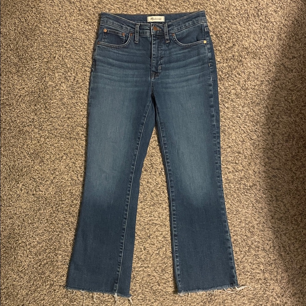 Madewell mid-rise kick out jeans —size 27